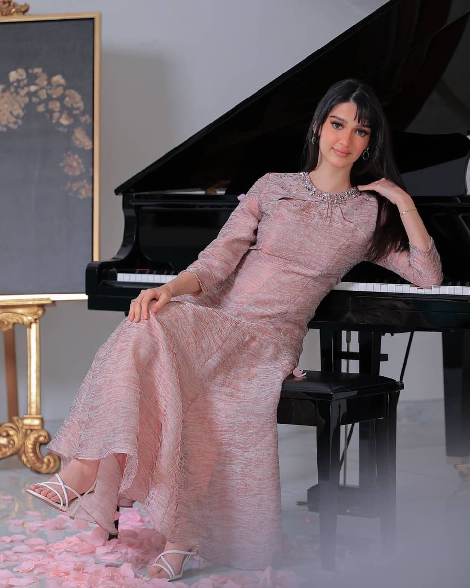 فساتين ناعمة