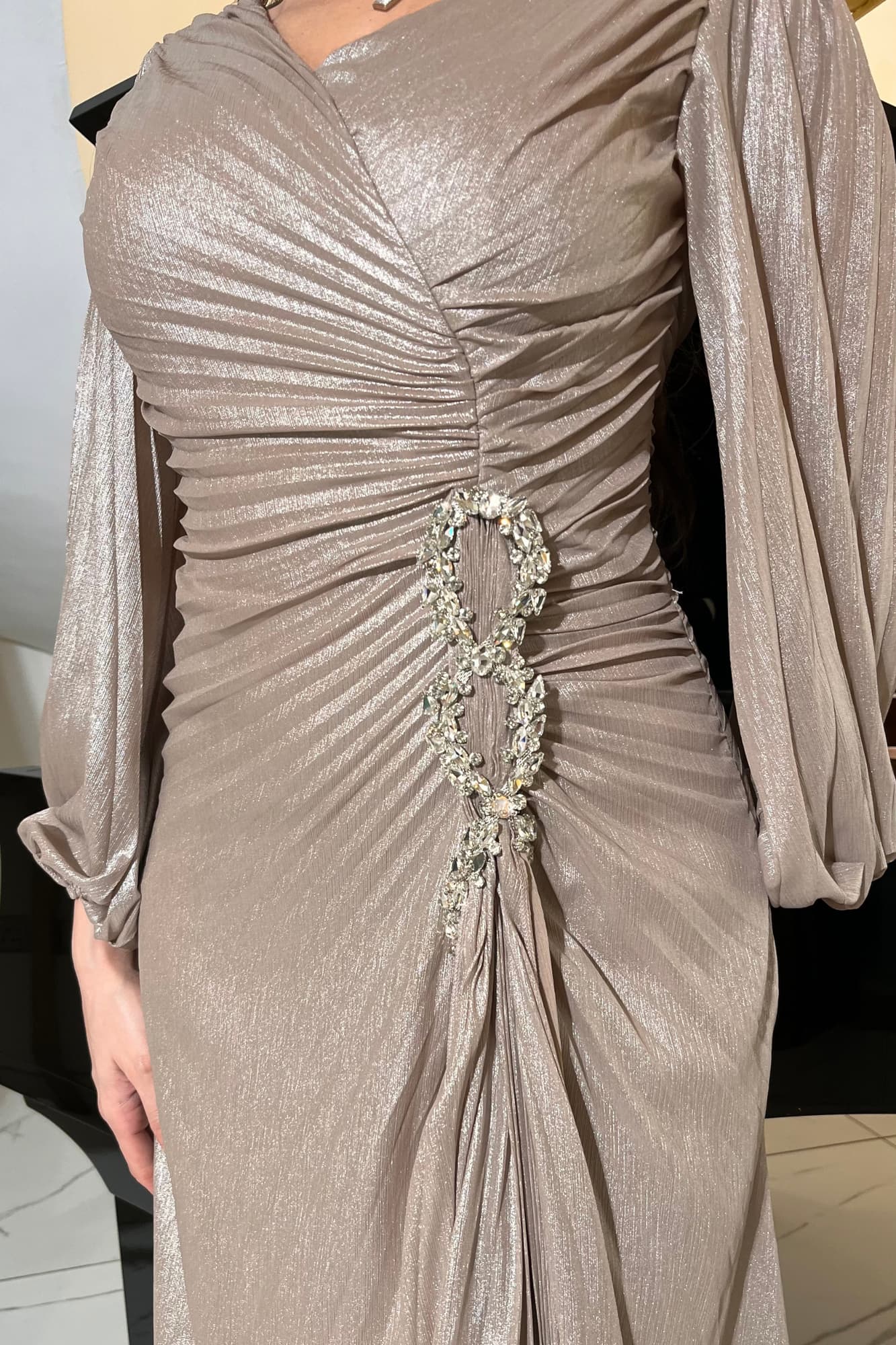 فستان سهره ساتان مزين بكرستال جانبي