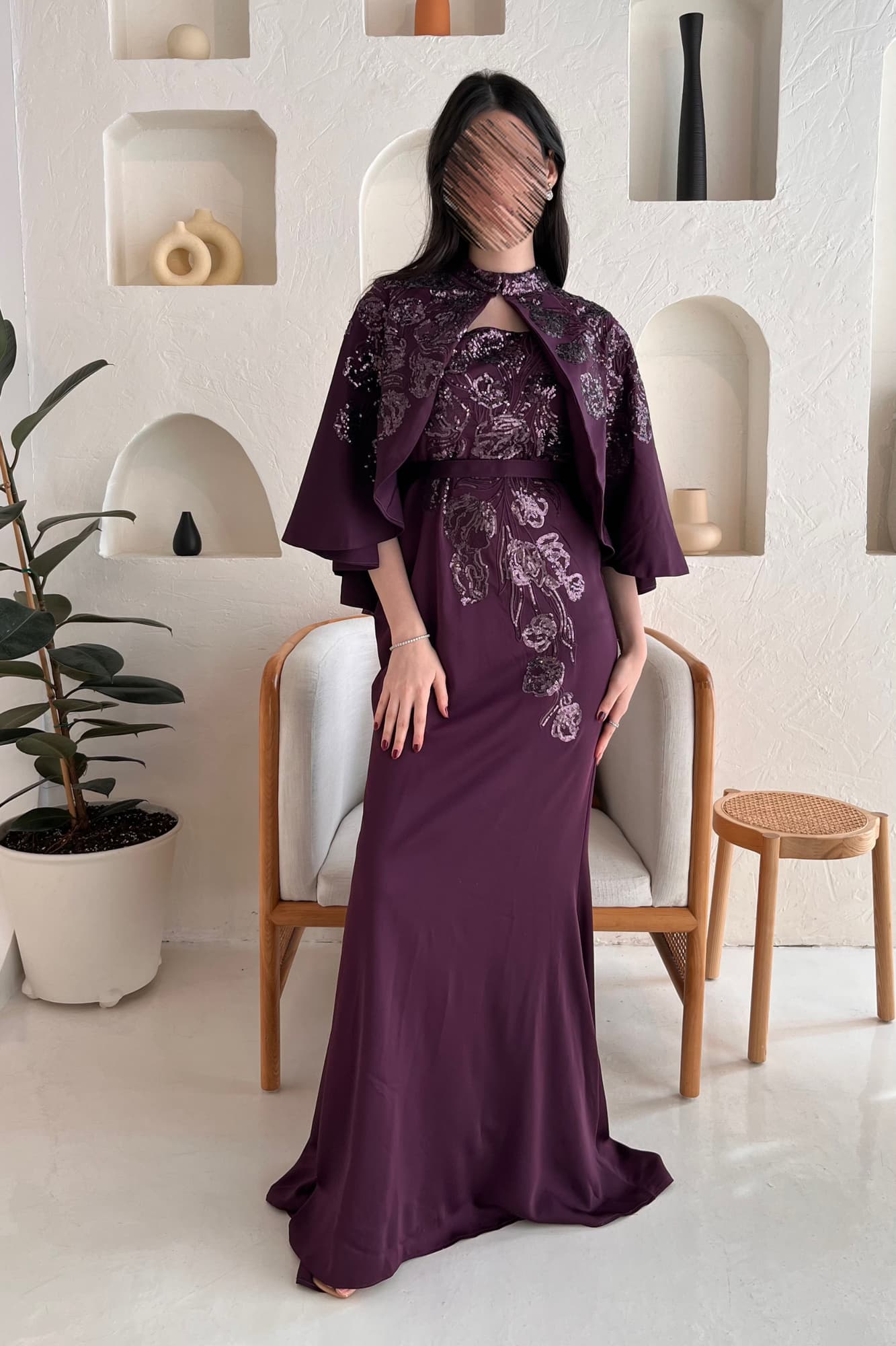 فستان سهرة كاب بتطريزات فضيه ناعمه