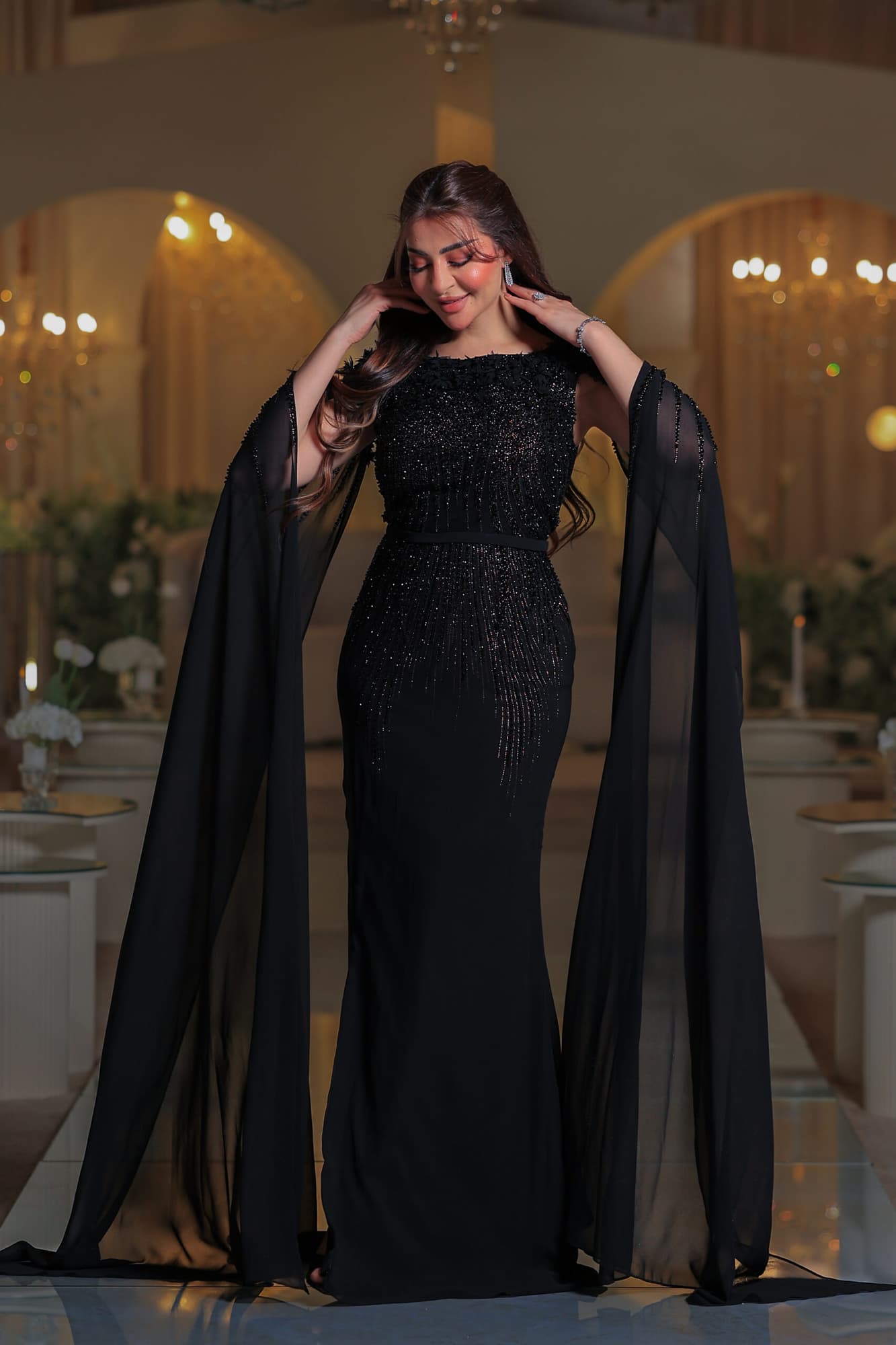 فستان سهرة مصمّم بقصة تبرز جمال القوام