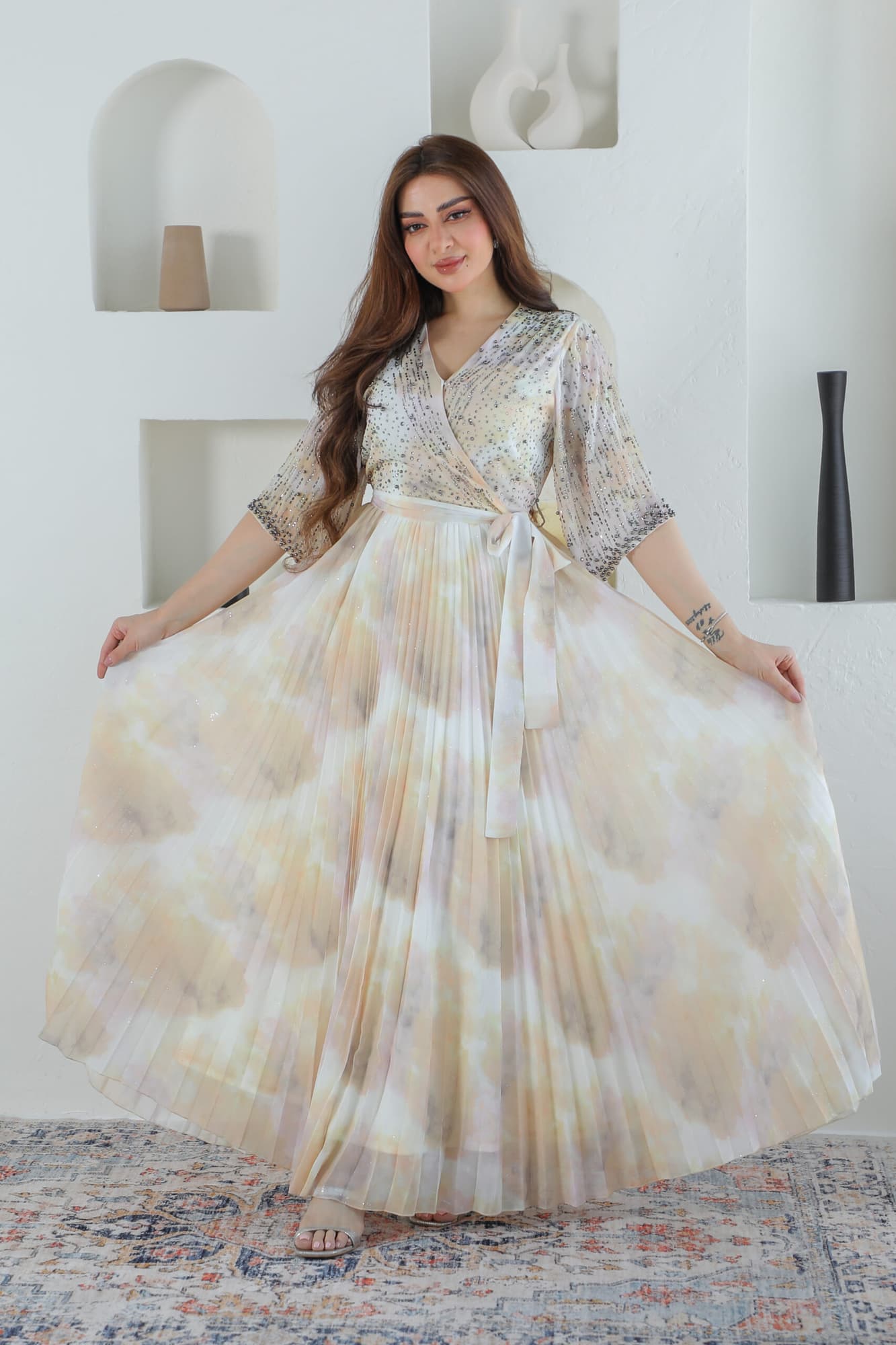 فستان واسع تصميم كسرات مزين بالخرز