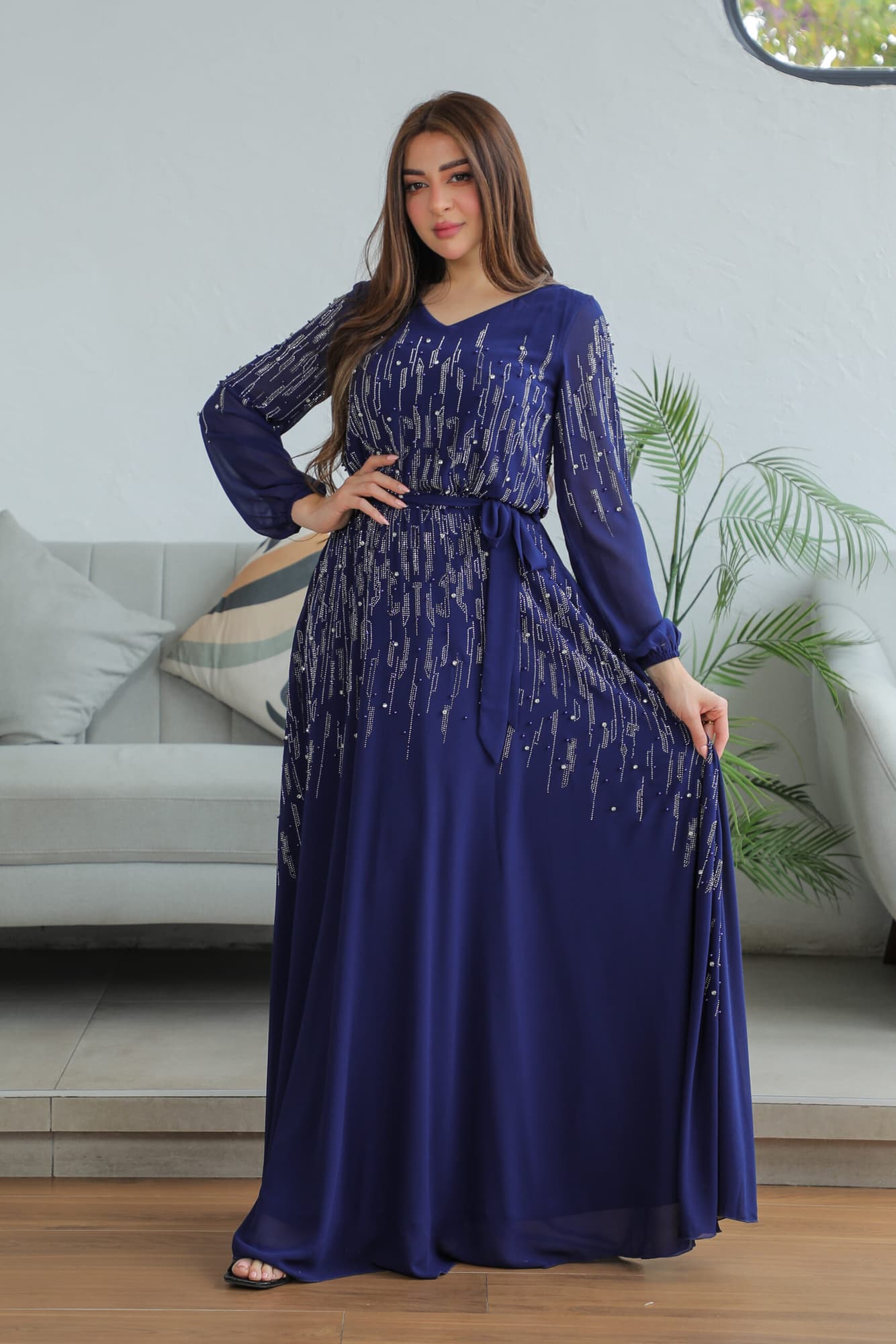 فستان شيفون مزين بالخرز الفضي